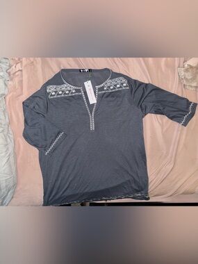 Women’s tunic v neckline peasant shirt